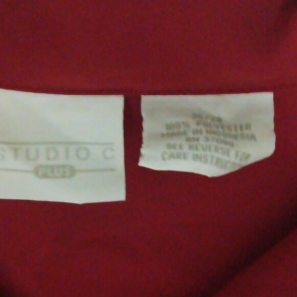 Studio C Size 26/28 Vibrant Red Button-Down Shirt (SKU N199) - Picture 2 of 2